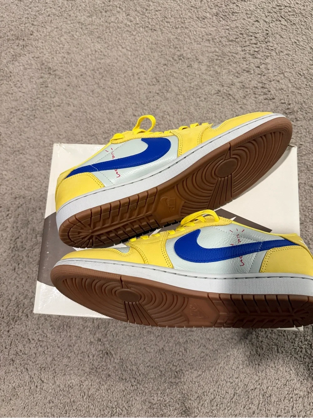 Used Travis Scott x Wmns Air Jordan 1